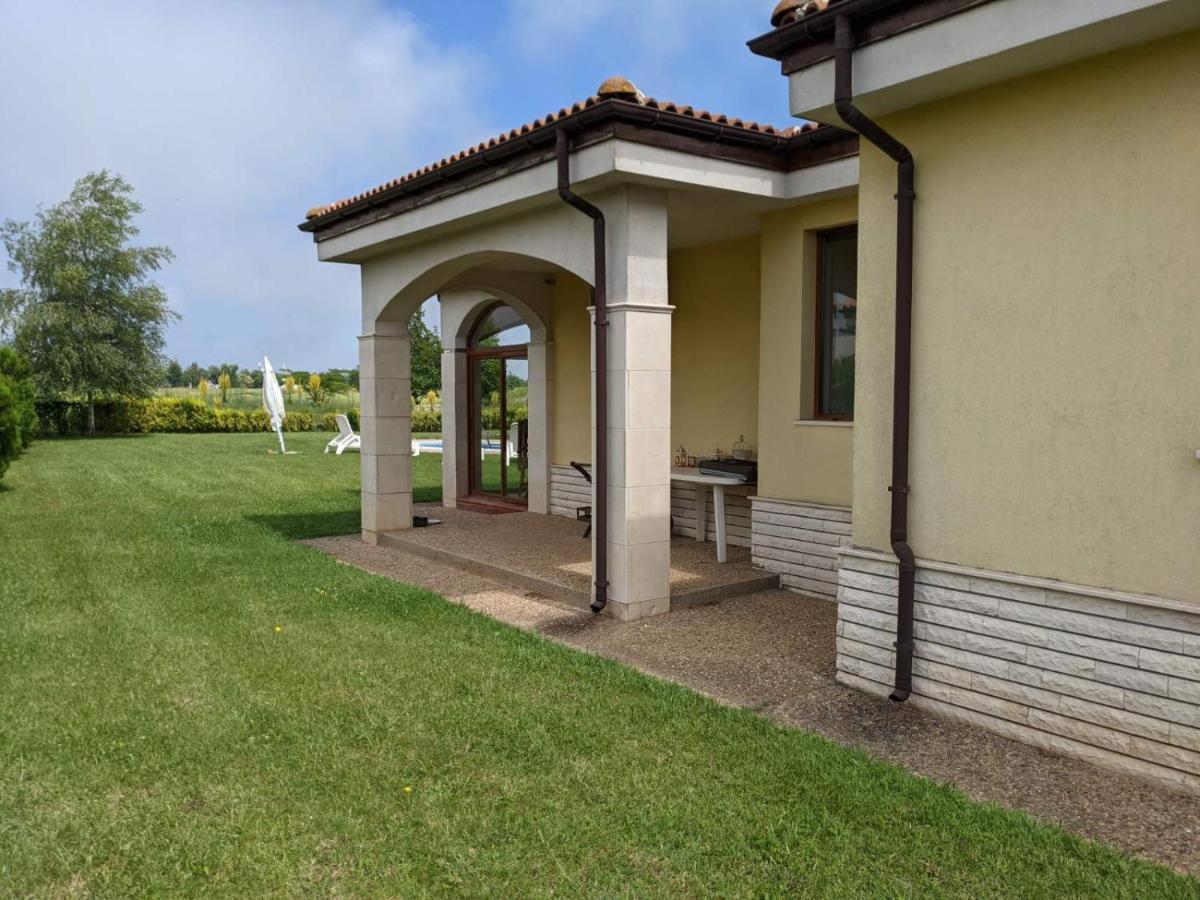 Lighthouse Golf Apart Complex&Villas 발치크 외부 사진