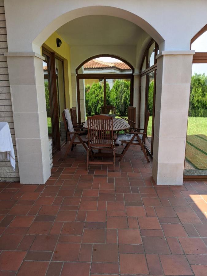 Lighthouse Golf Apart Complex&Villas 발치크 외부 사진