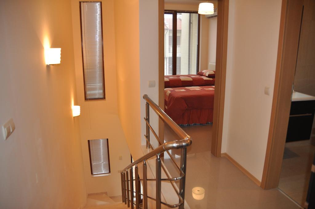Lighthouse Golf Apart Complex&Villas 발치크 외부 사진