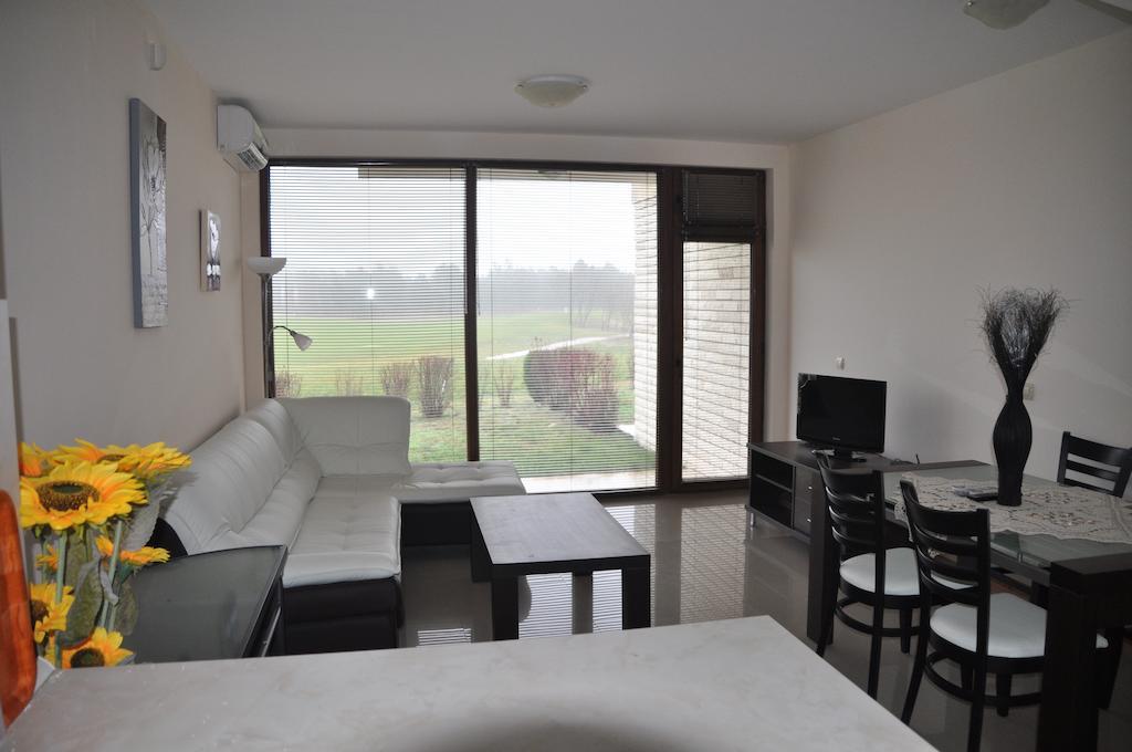 Lighthouse Golf Apart Complex&Villas 발치크 외부 사진