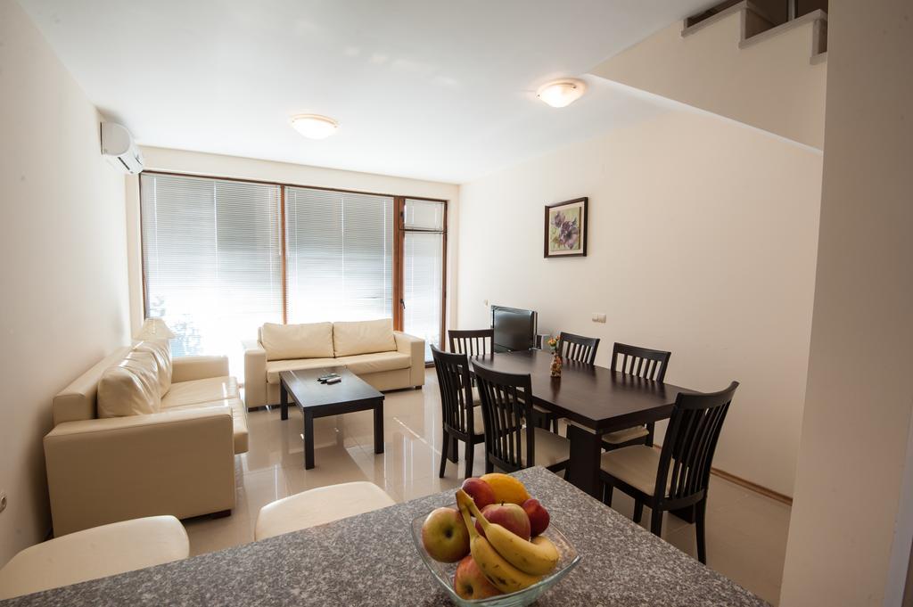 Lighthouse Golf Apart Complex&Villas 발치크 외부 사진