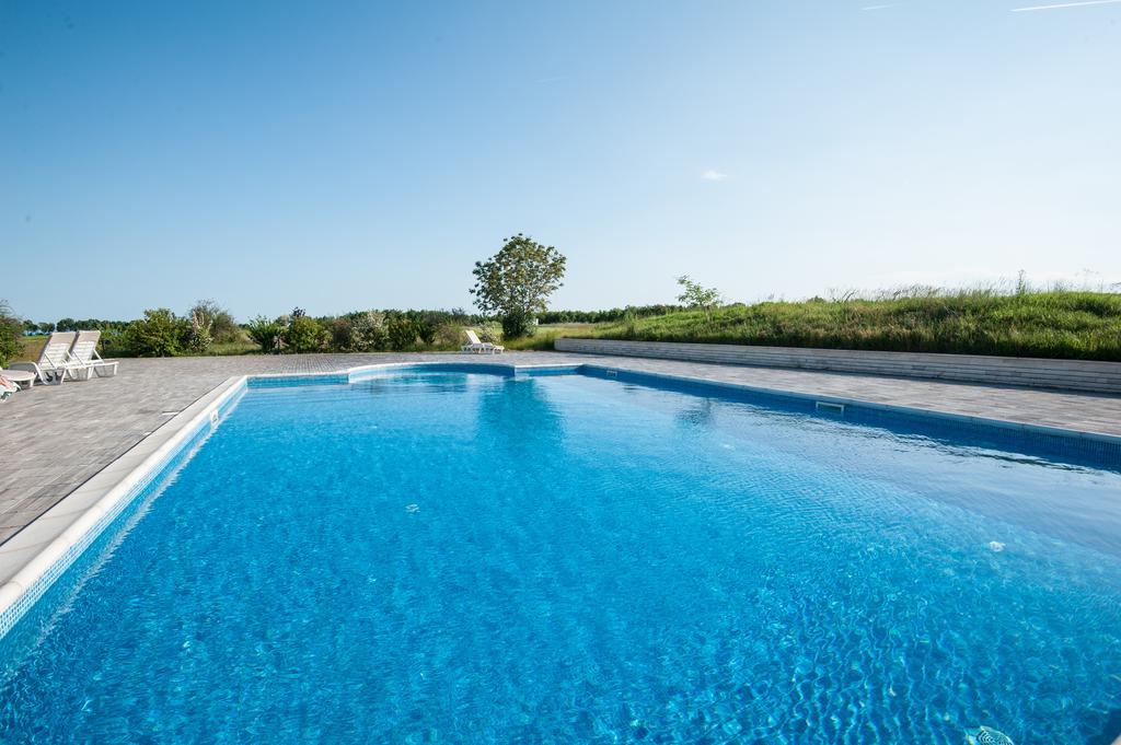 Lighthouse Golf Apart Complex&Villas 발치크 외부 사진