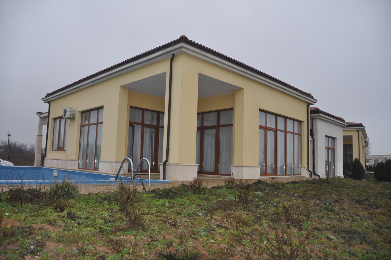 Lighthouse Golf Apart Complex&Villas 발치크 외부 사진