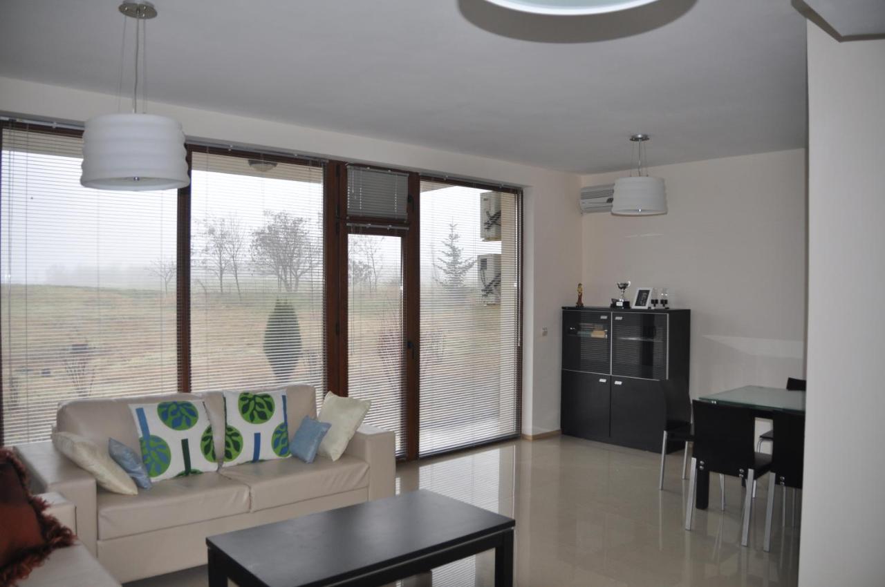 Lighthouse Golf Apart Complex&Villas 발치크 외부 사진